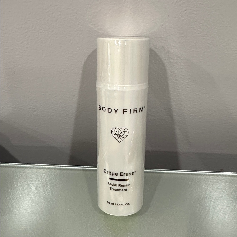 Crêpe Erase Facial Repair Treatment - White
